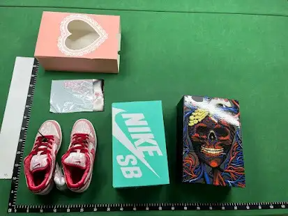 Nike SB Dunk Low StrangeLove Valentines Day 2 Nike SB Dunk Low StrangeLove Valentines Day - Image 2