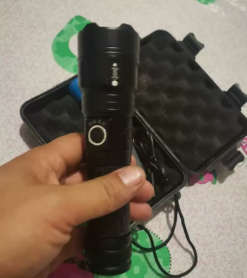 Outdoor zoom emergency strong light flashlight 6 CnFans 微信图片 20250313140347